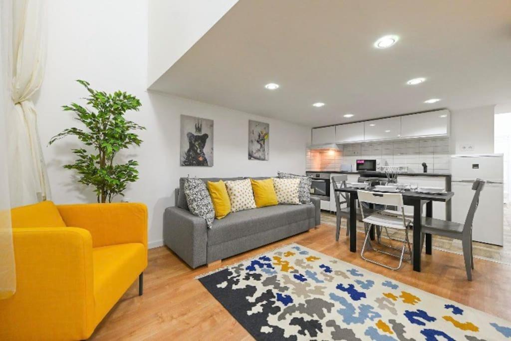 2 Bedroom Flat In Damjanich Str., Hirsch บูดาเปสต์ ภายนอก รูปภาพ